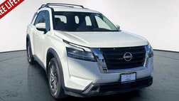 2022 Nissan Pathfinder SV