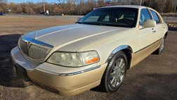 2005 Lincoln Town Car Signature Limited