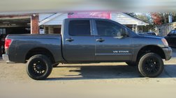 2010 Nissan Titan XE Crew Cab 4WD SWB