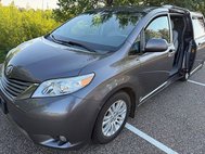 2013 Toyota Sienna XLE