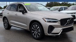 2023 Volvo XC60 B5 Plus Dark Theme