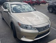 2015 Lexus ES 300h Base