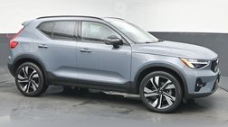 2023 Volvo XC40 B5 Plus Dark Theme