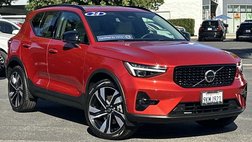 2024 Volvo XC40 B5 Plus Dark Theme