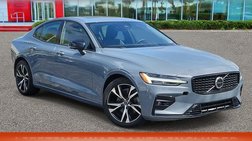 2023 Volvo S60 B5 Plus Dark Theme