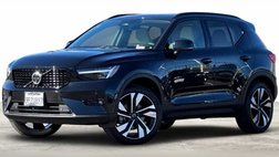 2025 Volvo XC40 B5 Ultra Dark Theme
