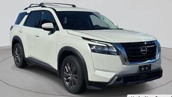 2022 Nissan Pathfinder SV