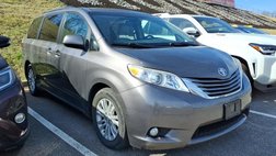 2017 Toyota Sienna XLE 7-Passenger Auto Access Seat