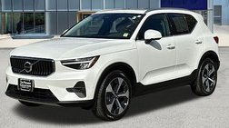 2025 Volvo XC40 B5 Plus Bright Theme