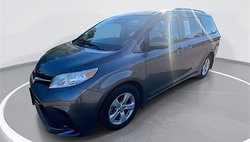 2018 Toyota Sienna LE