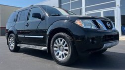 2011 Nissan Pathfinder LE