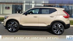 2025 Volvo XC40 B5 Ultra Dark Theme