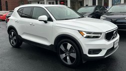 2021 Volvo XC40 T4 Momentum
