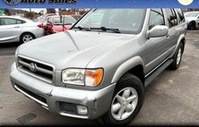2001 Nissan Pathfinder LE
