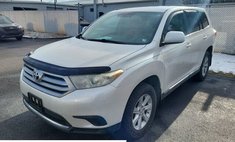 2013 Toyota Highlander SE