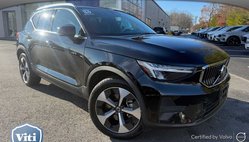 2025 Volvo XC40 B5 Core Bright Theme