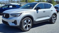 2023 Volvo XC40 B5 Plus Dark Theme
