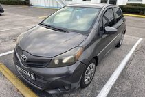 2014 Toyota Yaris LE