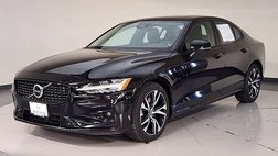2024 Volvo S60 B5 Core Dark Theme