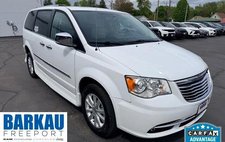 2016 Chrysler Town and Country Limited Platinum