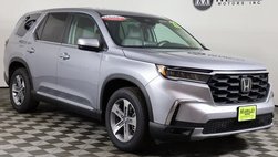 2023 Honda Pilot EX-L w/Rear Captain's Chairs
