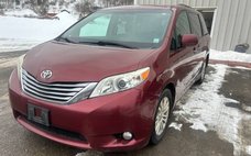 2015 Toyota Sienna XLE 8-Passenger