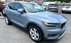 2021 Volvo XC40 T4 Momentum