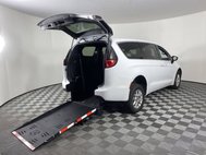 2025 Chrysler Voyager LX