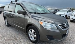2010 Volkswagen Routan SE