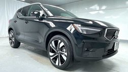 2025 Volvo XC40 B5 Plus Bright Theme