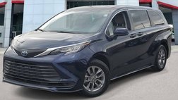 2022 Toyota Sienna LE 8-Passenger
