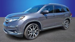 2019 Honda Pilot Touring w/Rear Captain's Chairs