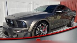 2005 Ford Mustang GT Deluxe