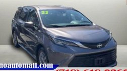 2022 Toyota Sienna LE 8-Passenger