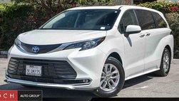 2024 Toyota Sienna XLE