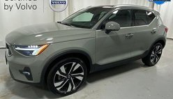2024 Volvo XC40 B5 Plus Bright Theme