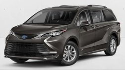 2024 Toyota Sienna LE 8-Passenger