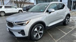 2023 Volvo XC40 B5 Plus Bright Theme