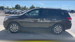 2016 Nissan Pathfinder SV
