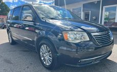 2013 Chrysler Town and Country Touring-L