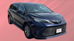 2023 Toyota Sienna LE 8-Passenger