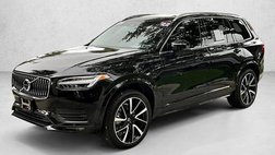2022 Volvo XC90 T6 Momentum 7-Passenger