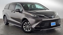 2023 Toyota Sienna LE 8-Passenger