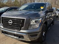 2023 Nissan Titan SV