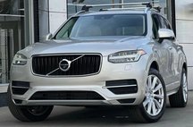 2016 Volvo XC90 T8 eAWD Momentum