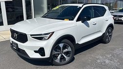2025 Volvo XC40 B5 Plus Dark Theme