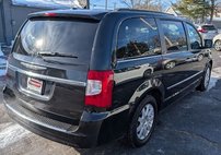 2016 Chrysler Town and Country Touring