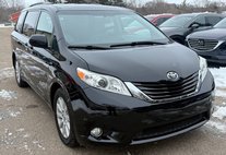 2017 Toyota Sienna XLE Premium 7-Passenger