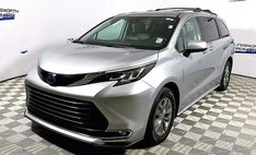 2023 Toyota Sienna XLE 8-Passenger