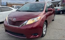 2017 Toyota Sienna LE 8-Passenger